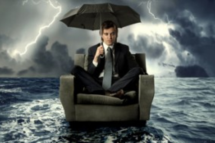 Viharos széllel és heves zivatarokkal érkezik kedden a hidegfront