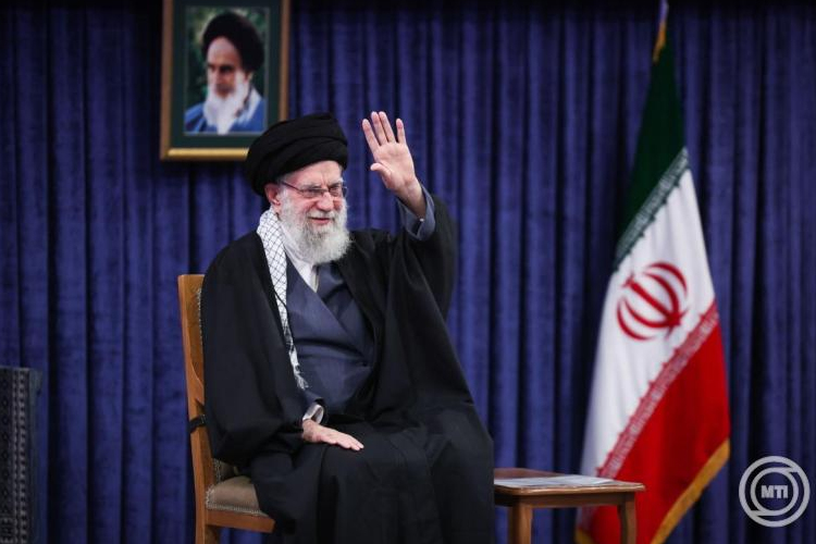Iráni konfliktus - Meghalt Irán legfőbb vezetője
