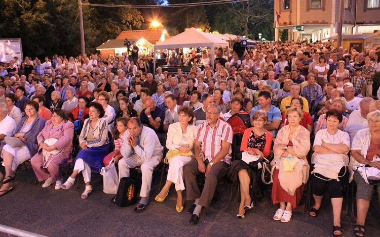 Teltházzal indul a II. Hévízi Borünnep
