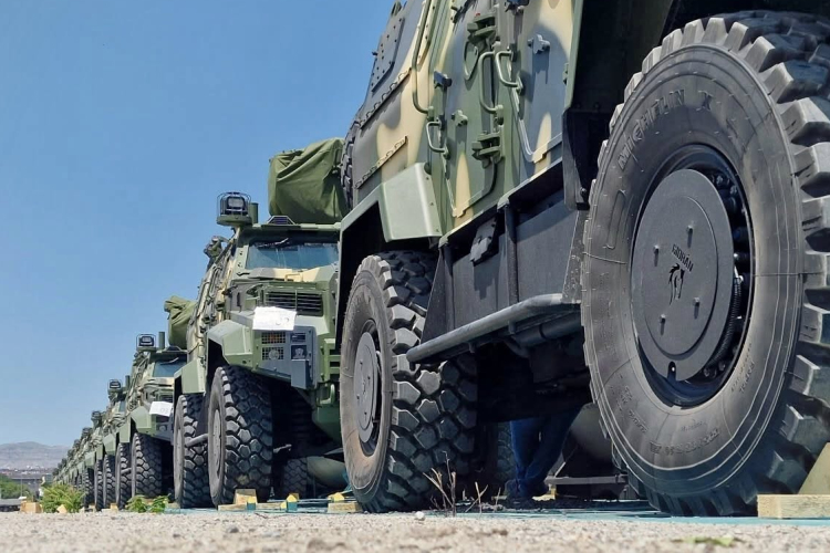 Szalay-Bobrovniczky Kristóf: jönnek a harctér rettegett sárkányai