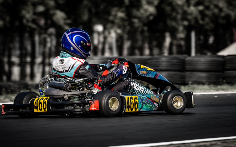 Vida Beni ismét gokartban!