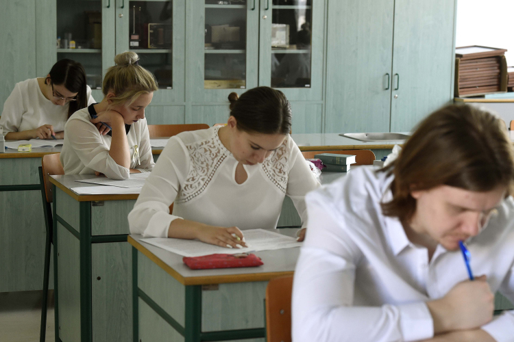 Barátságkutatás, József Attila és Szabó Lőrinc művei a középszintű feladatok között