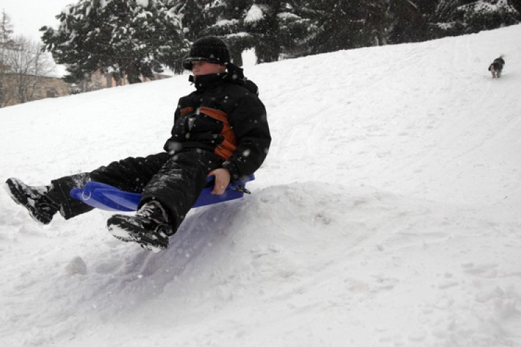 Havazás - A dunántúli megyék csúszós útjaira és a hófúvásra figyelmezet a közút