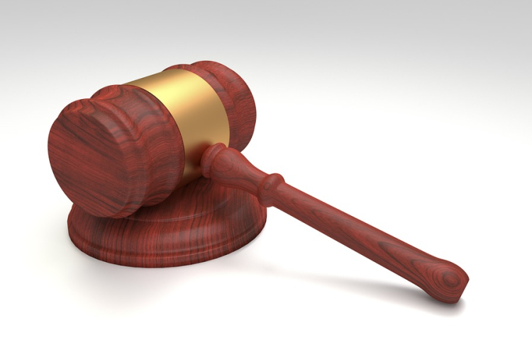 Összesen 158 évi börtönre ítéltek egy gyerekeket molesztáló orvost az Egyesült Államokban