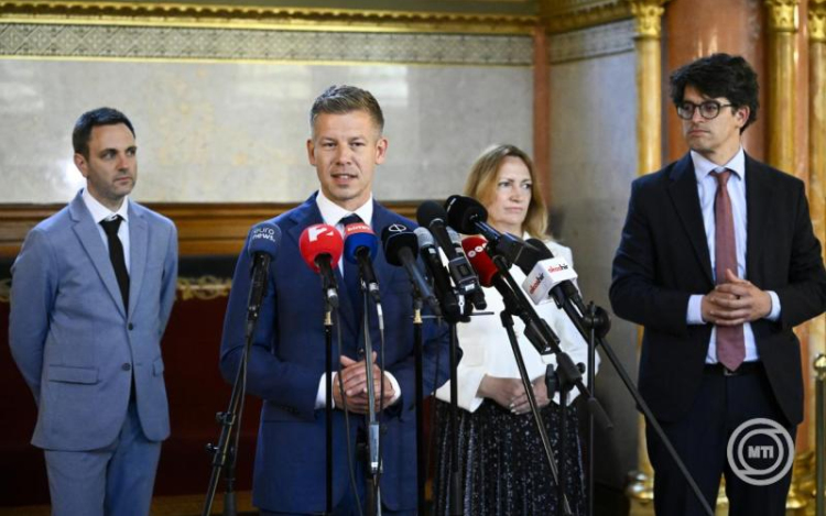 Magyar Péter az uniós pénzekről tárgyalt az Európai Bizottság vezetőivel